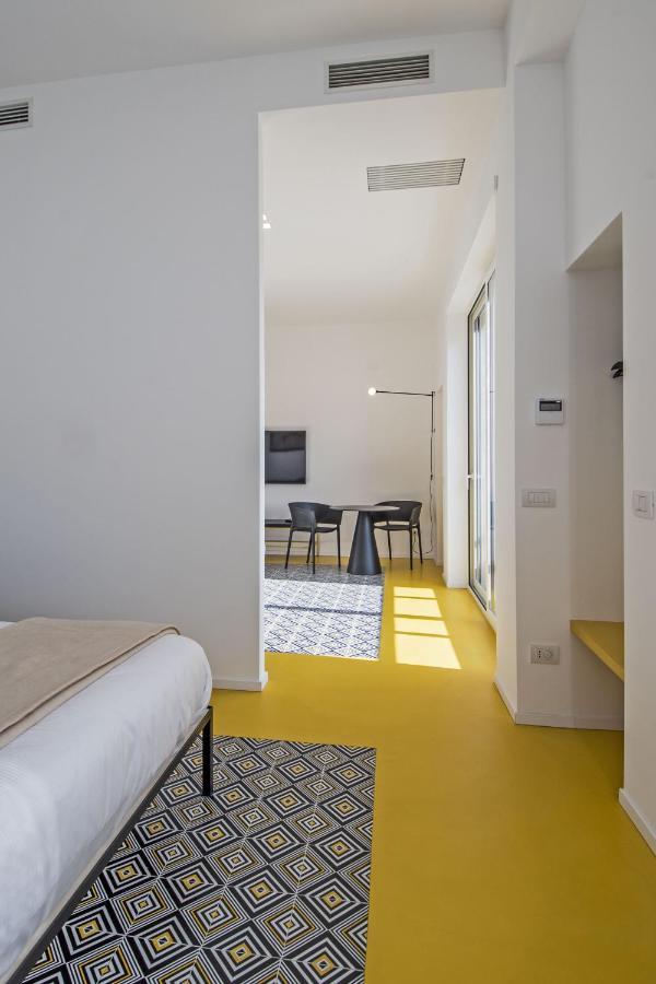 Toraldo Suites - Dimore Partenopee Naples Extérieur photo